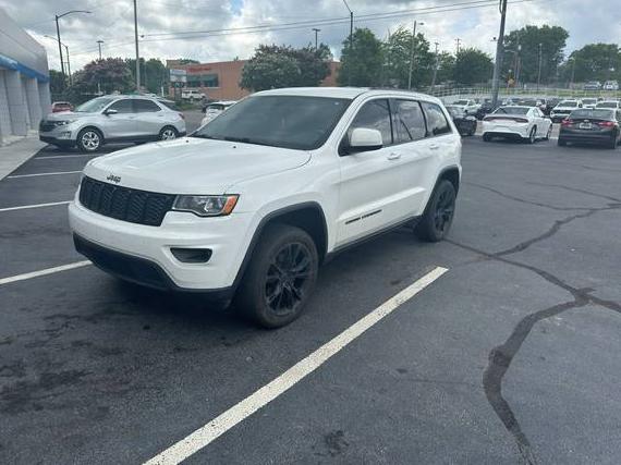 JEEP GRAND CHEROKEE 2017 1C4RJEAG4HC716567 image